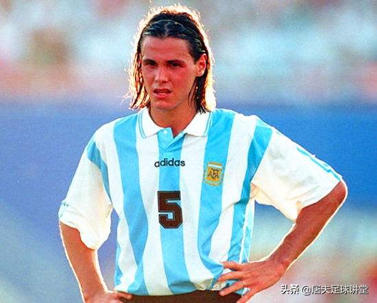 猫王的飞机头,猫王最夸张发型图片