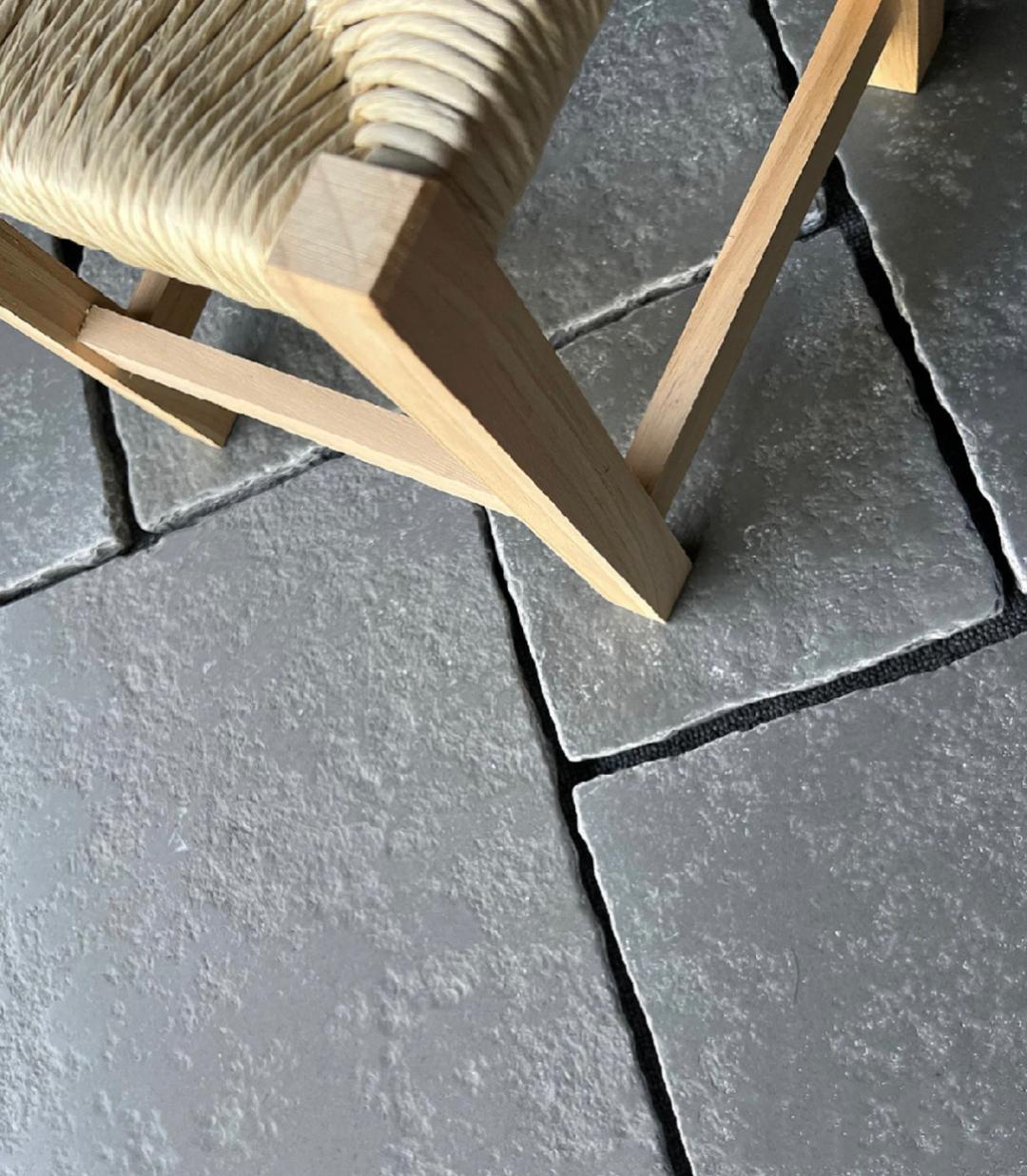 阳台用瓷砖好还是防腐木好,阳台地面铺防腐木好还是地砖好