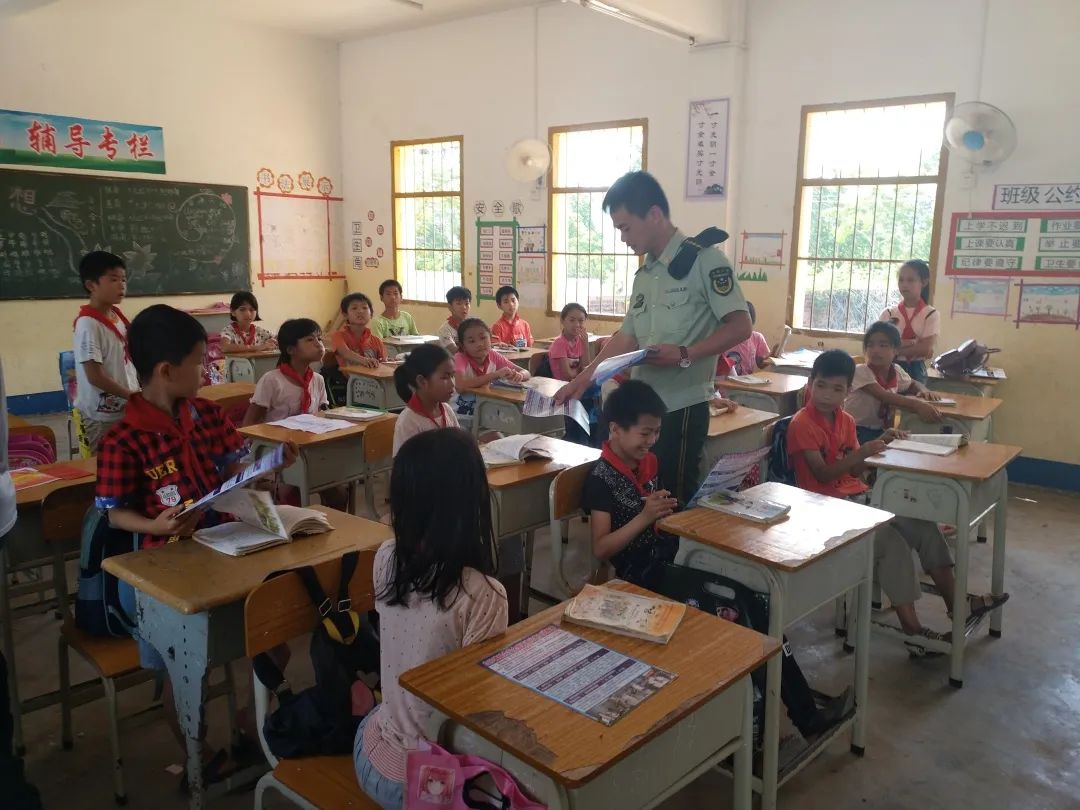 抗击疫情致敬一线工作者,致敬钦州抗疫一线人员