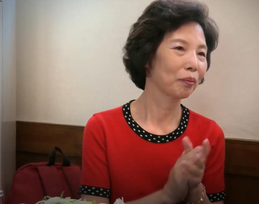 耗资7亿“复活”女儿后，她让患癌去世的母亲重生，惹哭网友：太心酸了