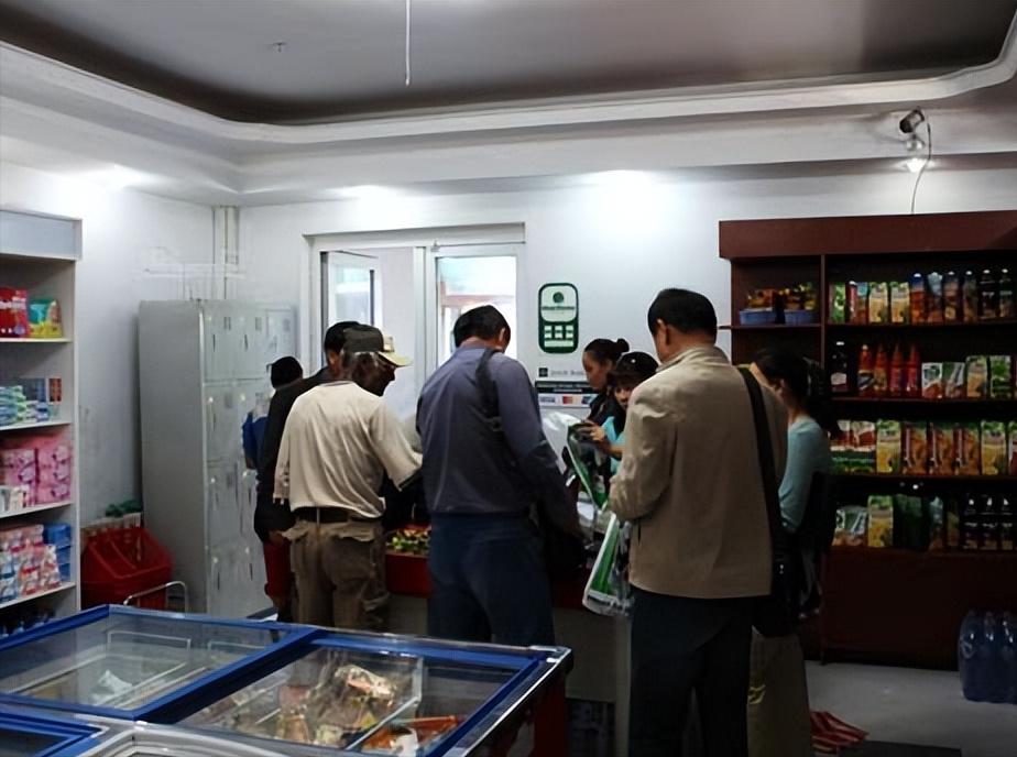 蒙古国距离中国的呼和浩特市多远,蒙古国离中国多少公里