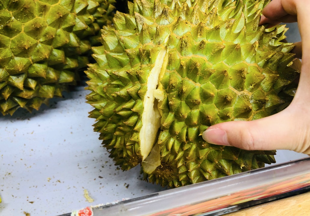 买榴莲不踩雷,牢记“4看1敲”,老板一看就知是内行,一挑一个准