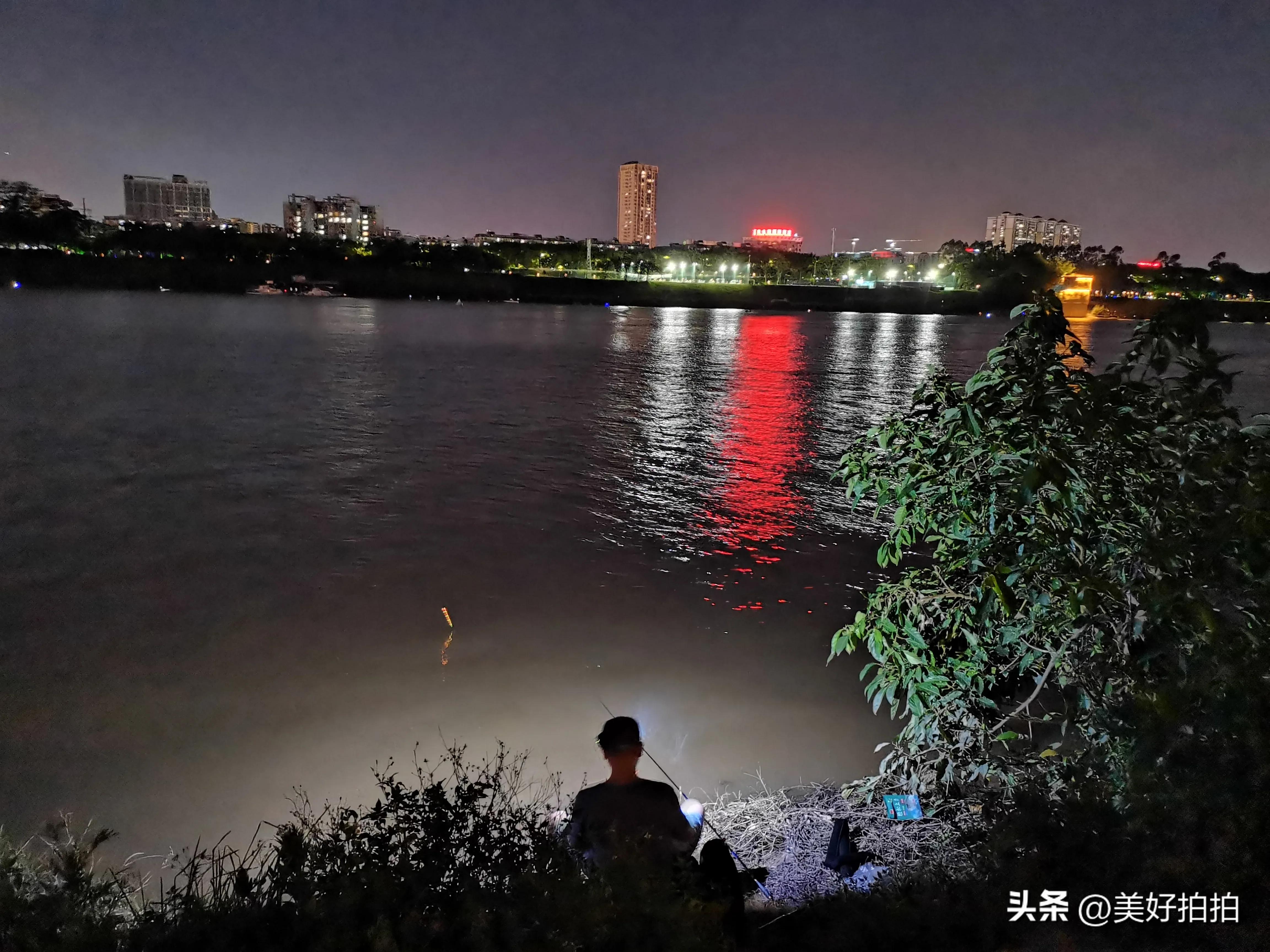 邕江边尽情放松,夜晚邕江边吹吹风