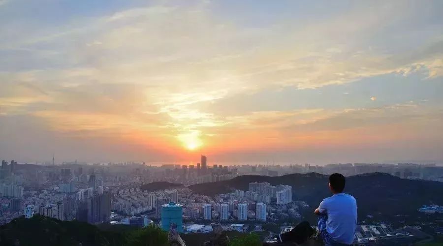 混在县城深度好文完整版,深度长文混在小县城深度解析