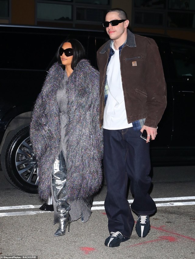 金卡戴珊和侃爷离婚后的状态,金卡戴珊和皮特视频