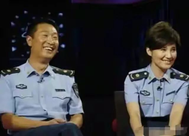 四大丑男演员娶到四大美女,又矮又丑男演员且娶了漂亮的老婆