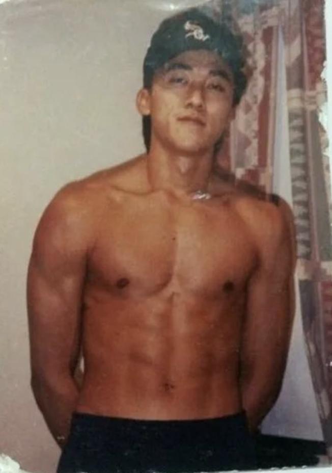 51岁马东锡迎娶小17岁女友，200斤*男猛**与神颜健身教练，被赞绝配