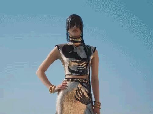 缅怀PacoRabanne，一位真正的未来主义“时尚炼金术师”