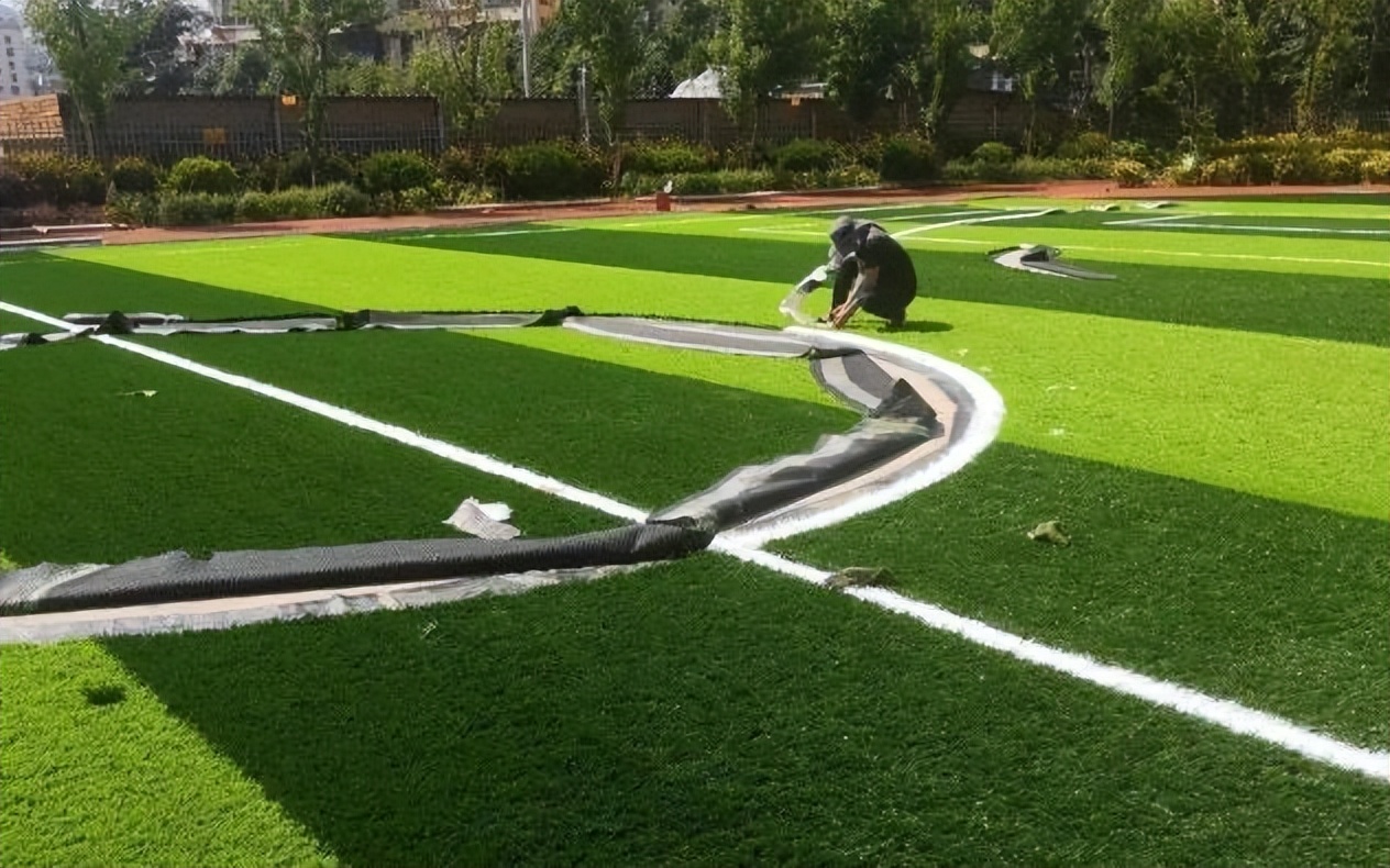 足球场人造草坪5公分厚,人造足球草坪胶水