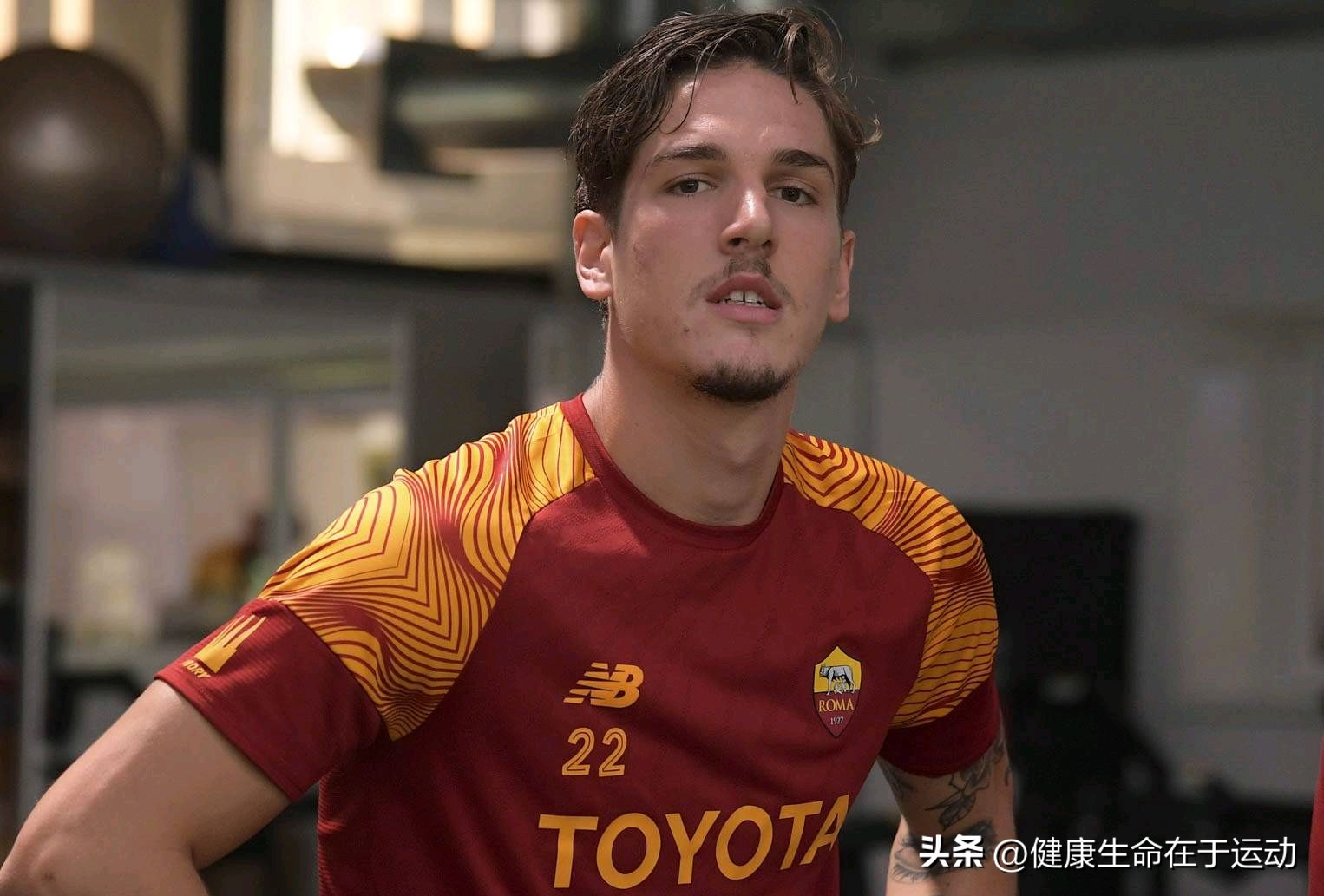 穆里尼奥带领罗马夺欧联,穆里尼奥带罗马夺冠受球迷欢呼