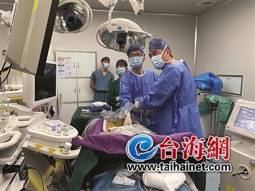 2岁幼儿肾里长“巨石”微创一次取净