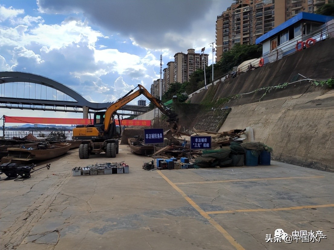 广西船舶拆解长期收购报废船,广东销毁走私三无船舶