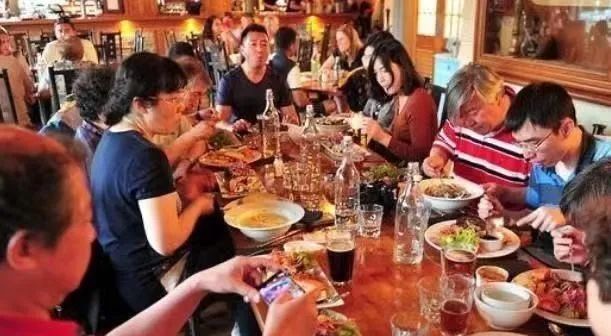 继韩国后，德国也贴出“中文标语”？令中国游客无语：也太直白了