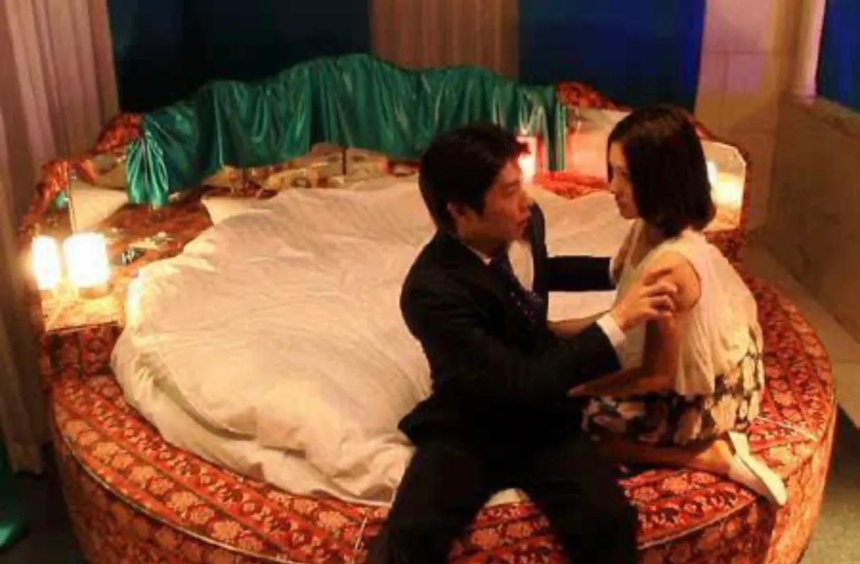 震惊美华人圈外甥和舅妈不伦之恋,畸形发展,最终酿成惊天*案惨**!