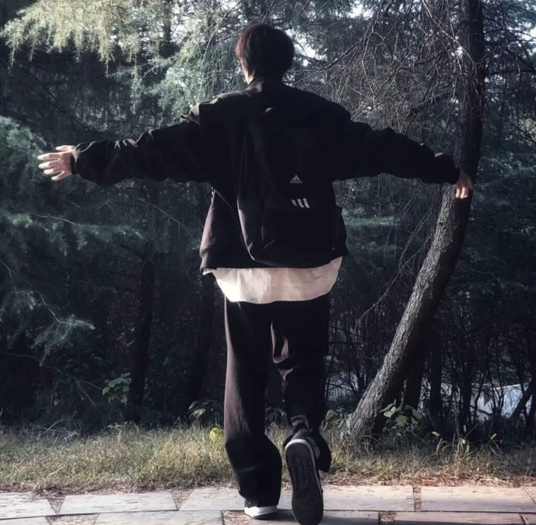 氛围感男生头像真人戴耳机,氛围感男生头像成熟稳重高清