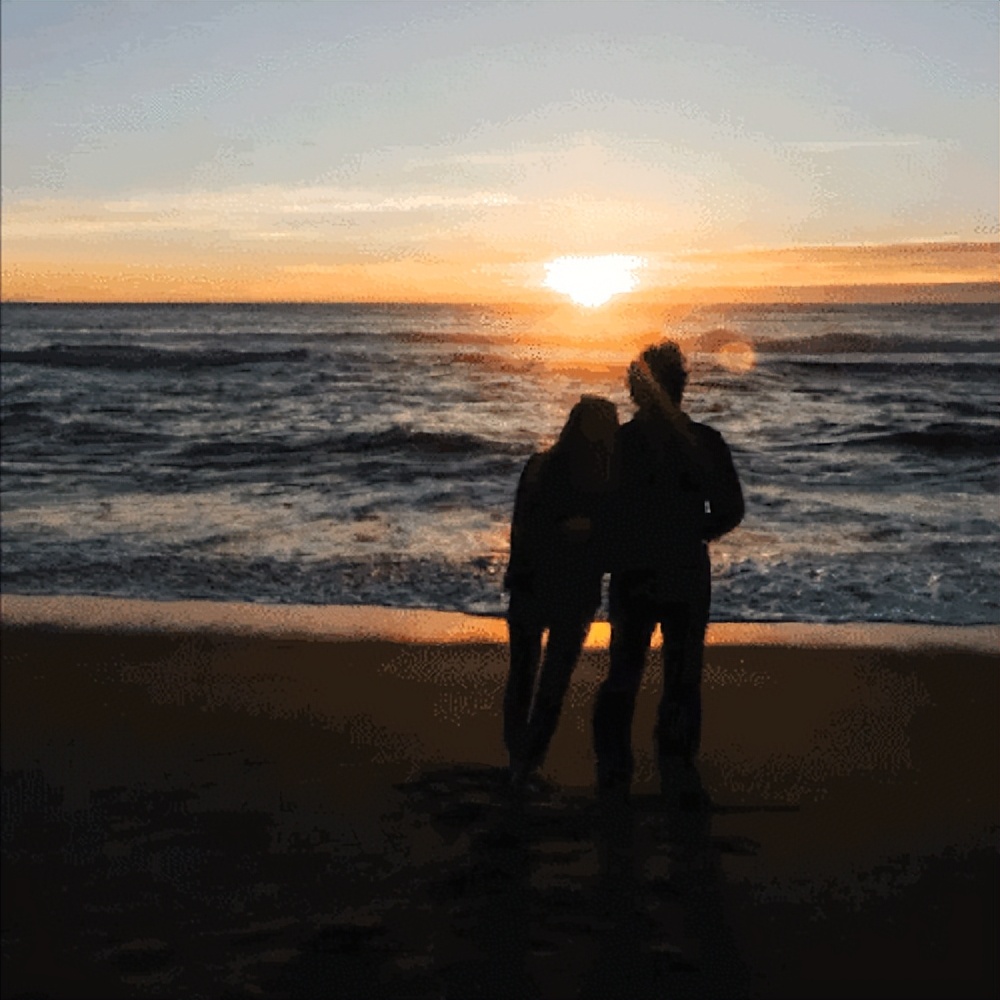 重庆女孩爱上小8岁伊朗小伙，奉子成婚后丈夫服兵役，现状如何？