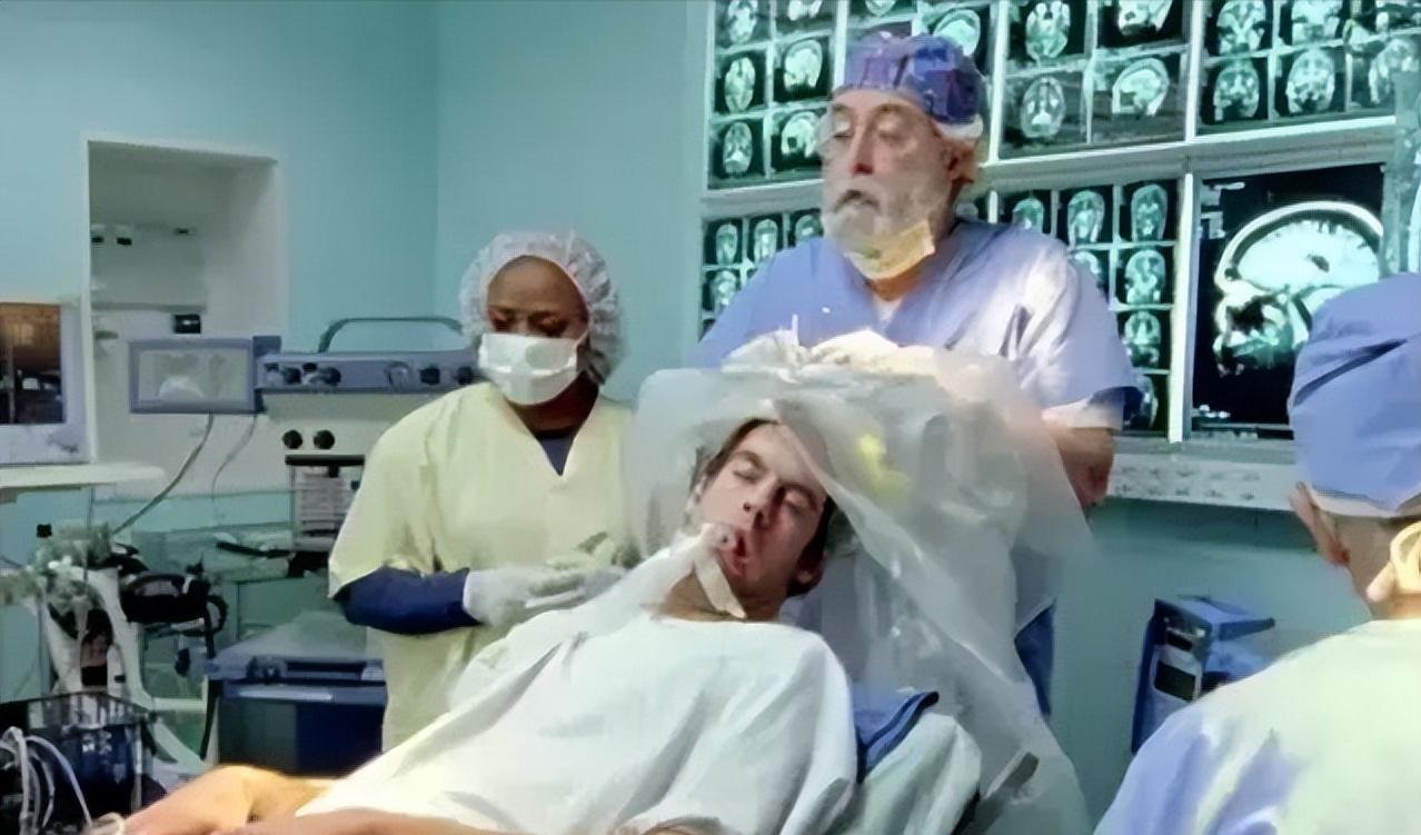 幽灵男孩马丁卧床14年,幽灵男孩马丁患病卧床