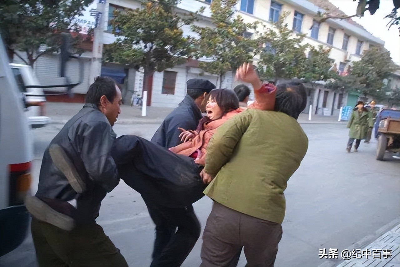 95年女大学生被卖到山村，被迫嫁给40岁老光棍，17年后获救