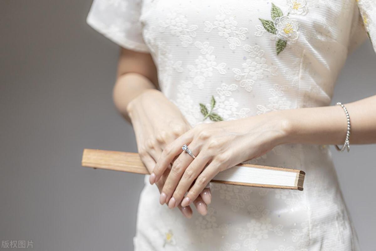 3万多买的钻戒能卖多少钱,3万块钱买的钻戒两年后还值多少