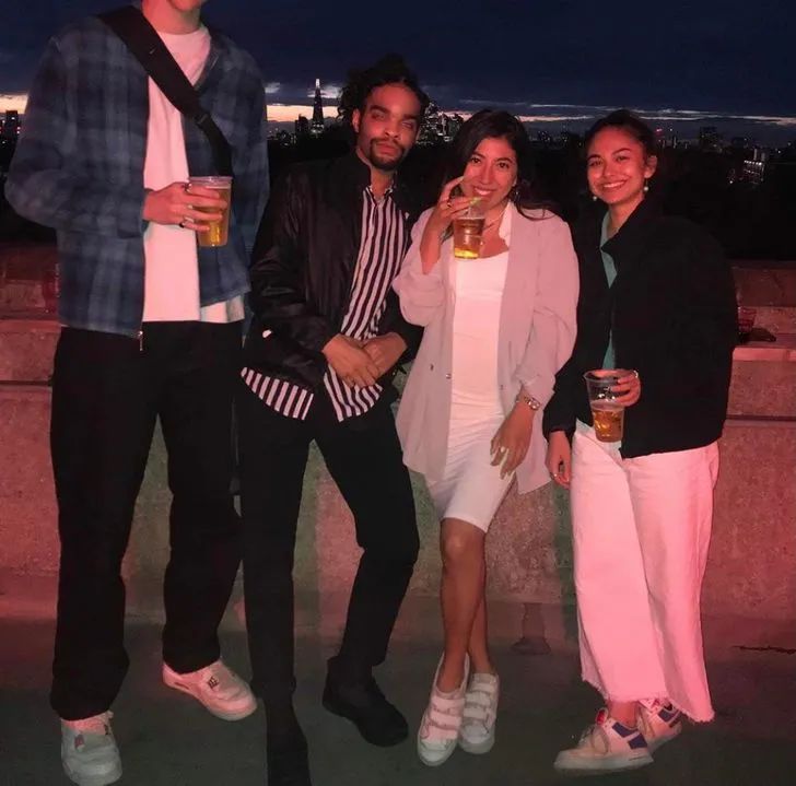 矮个子网友自爆在荷兰还没垃圾桶高？！众人围观后：又惨又好笑…