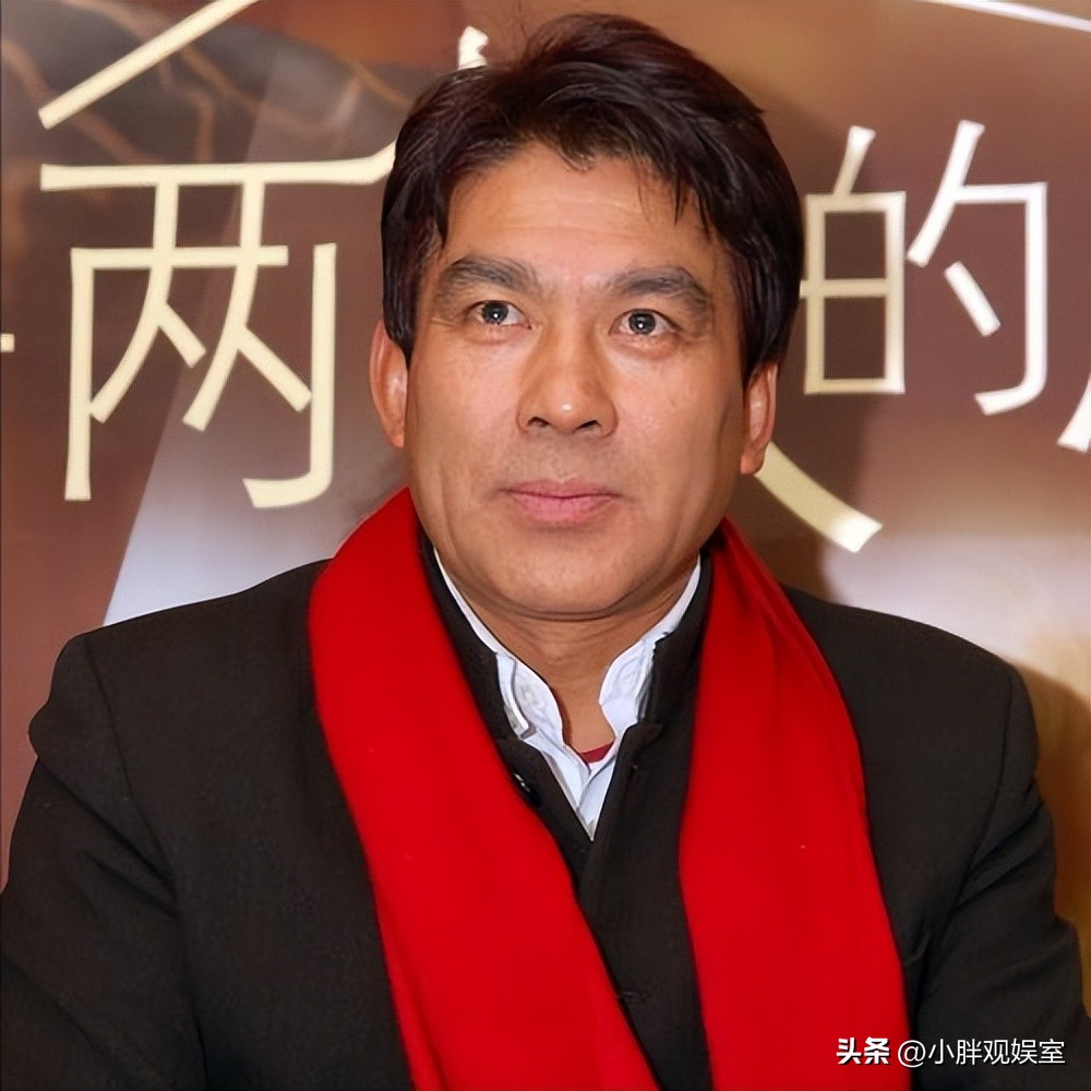 盘点失德的10位老戏骨，有人在恩师追悼会卖片，有人圈钱去国外花