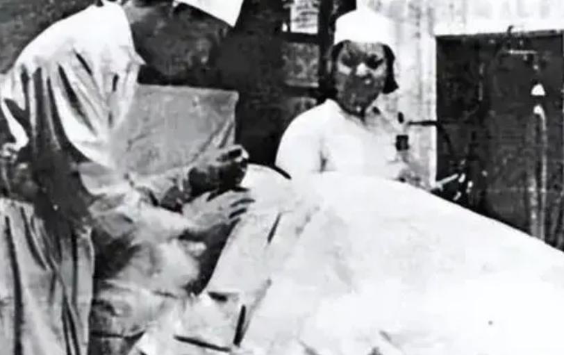 广西一犯人被枪决,广西一罪犯被押往刑场枪决