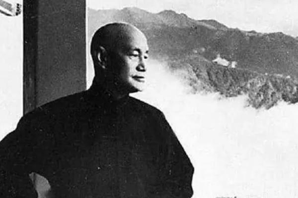 他被老蒋视为“国师”，重庆谈判对伟人出言不逊，领袖这样回应