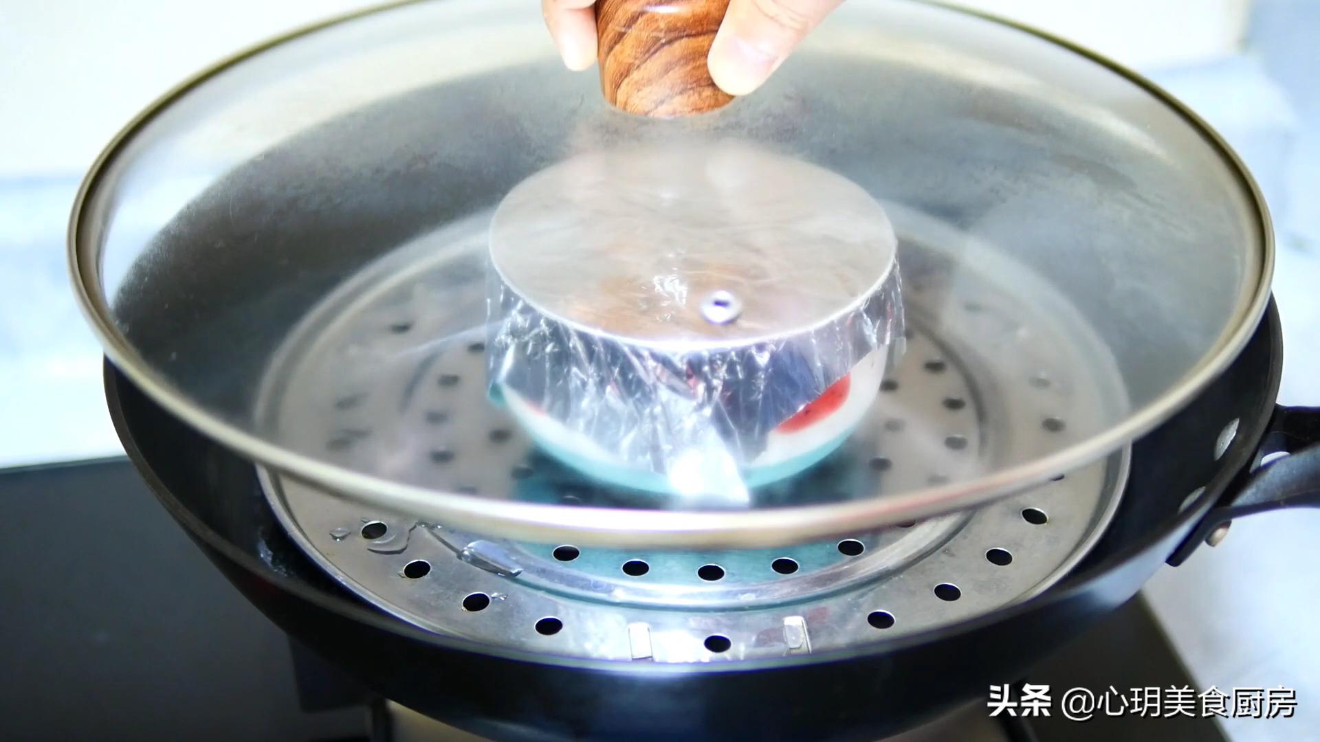 一瓶牛奶2个鸡蛋做蛋糕,一瓶牛奶两个鸡蛋怎么简单做蒸糕