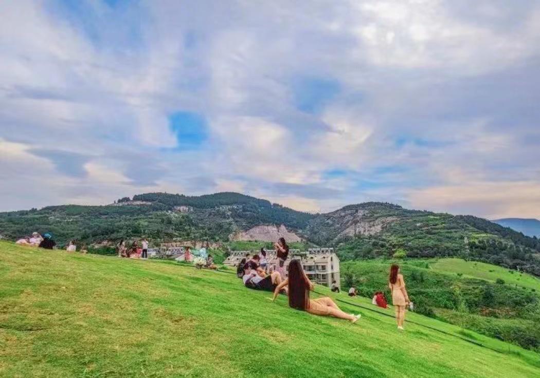 山东有海有雪有山有平原,山东有没有广阔草原