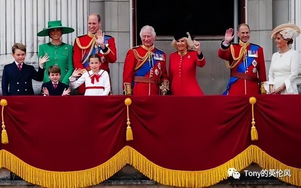 白金汉宫状况,英国王室住在白金汉宫吗