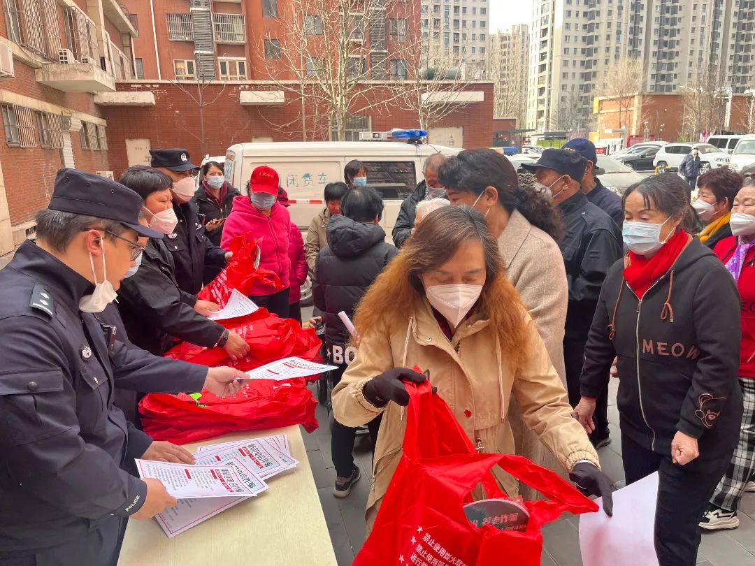 提高防范意识守住钱袋子,防疫反诈两不误提升全民免疫力