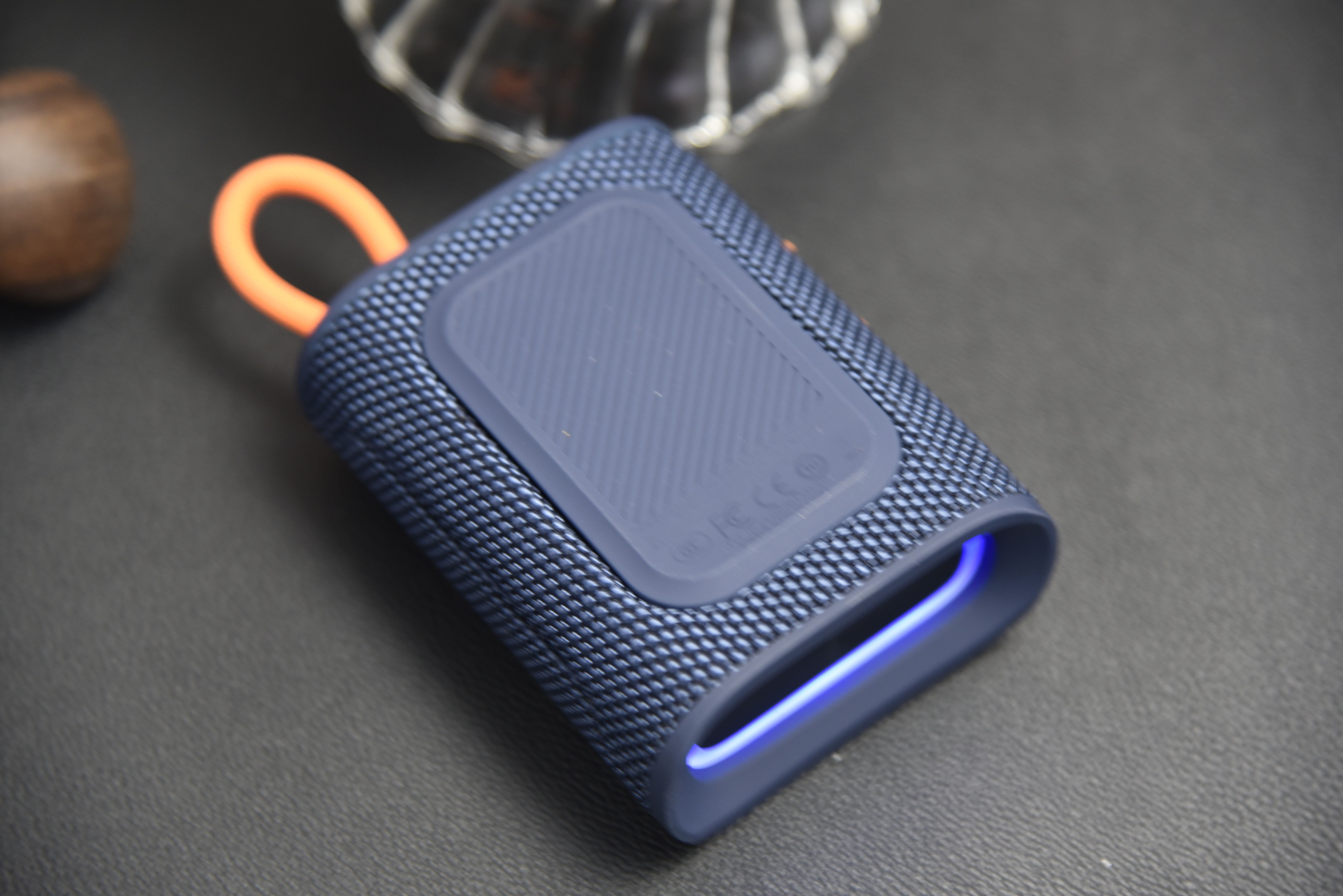 sanag塞那便携式户外蓝牙音箱,sanag蓝牙音箱对比tronsmart蓝牙音箱