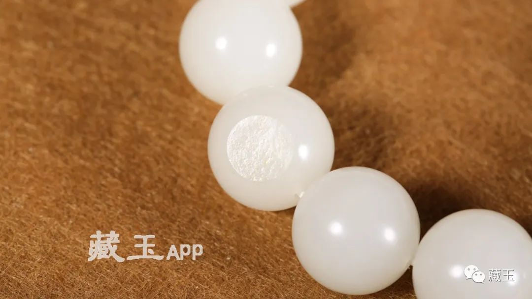 一颗珠子价值4000元,一颗珠子三十元