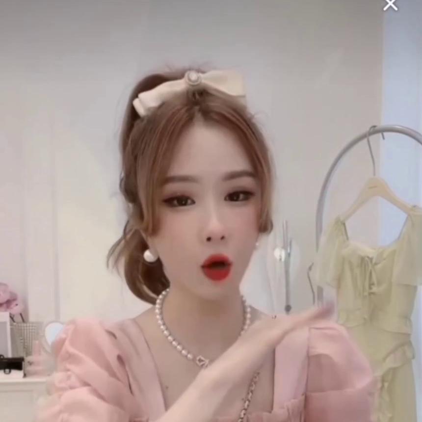 2023年夏季新款法式高级感方领气质连衣裙女泡泡袖收腰...