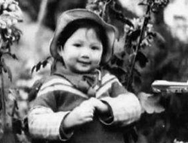 前夫是个贪污犯，历任男友都莫名其妙的分手，殷桃的感情路真难走