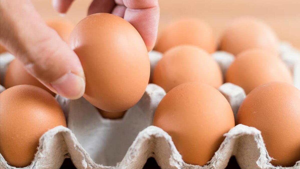买鸡蛋是挑大的好还是小的好,买鸡蛋时买几个才不会尴尬