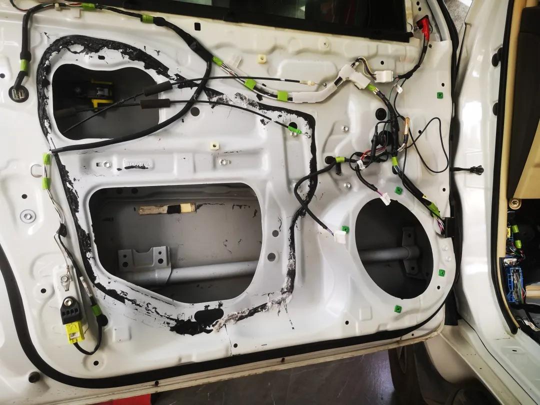 俄罗斯阿德萨隔音测评,帕萨特隔音测试