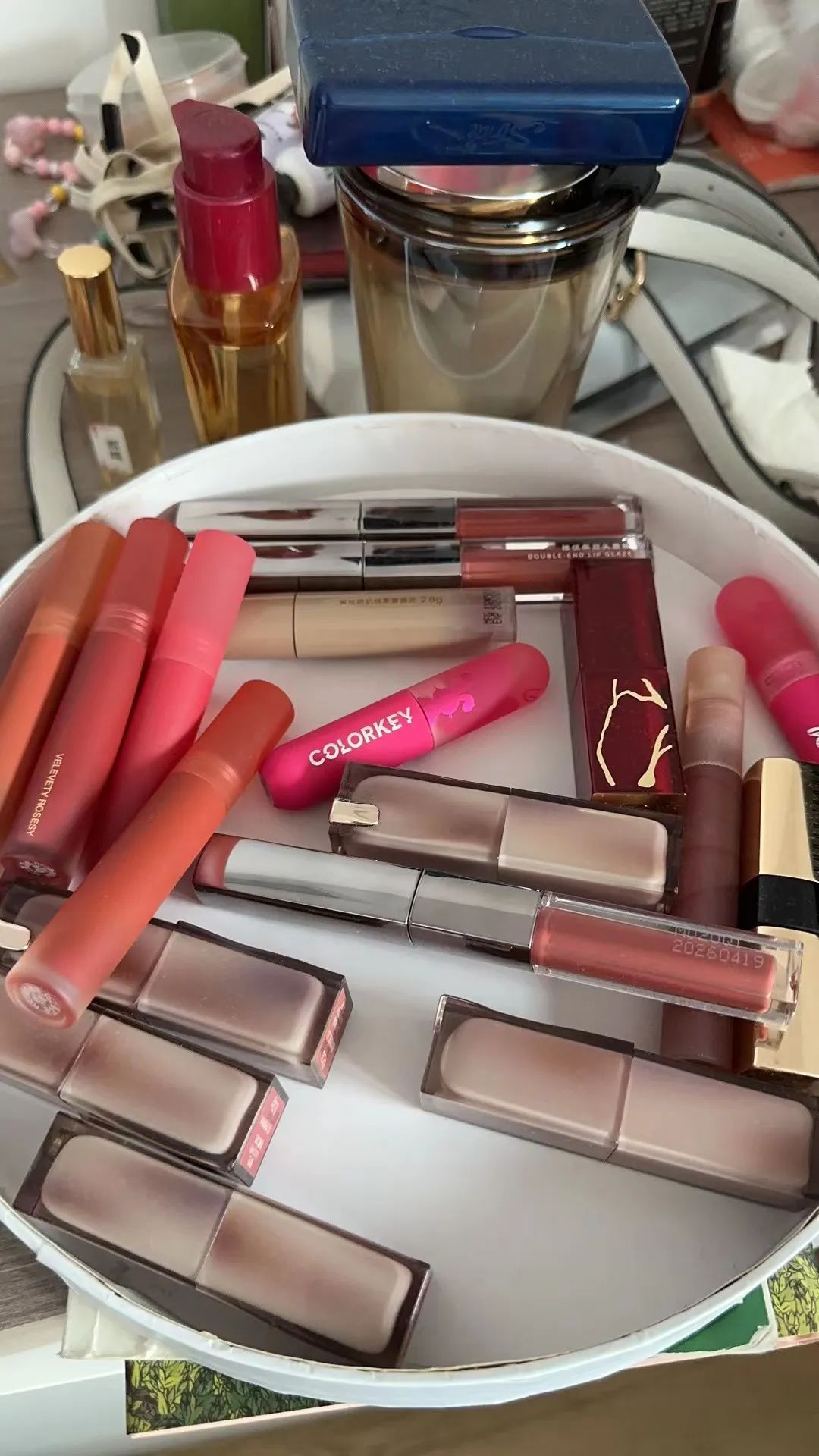 警惕小钱致贫的拿铁效应:如果每天买杯咖啡，30年要花几十万