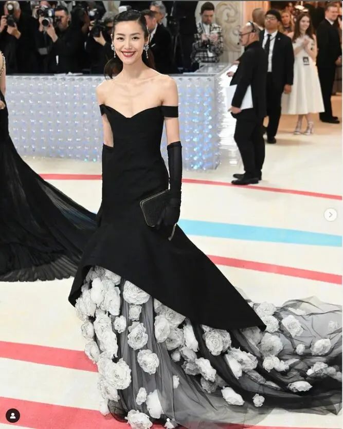 传奇钻石竟然扎堆儿这场“时尚奥斯卡”?这红毯也太贵啦!