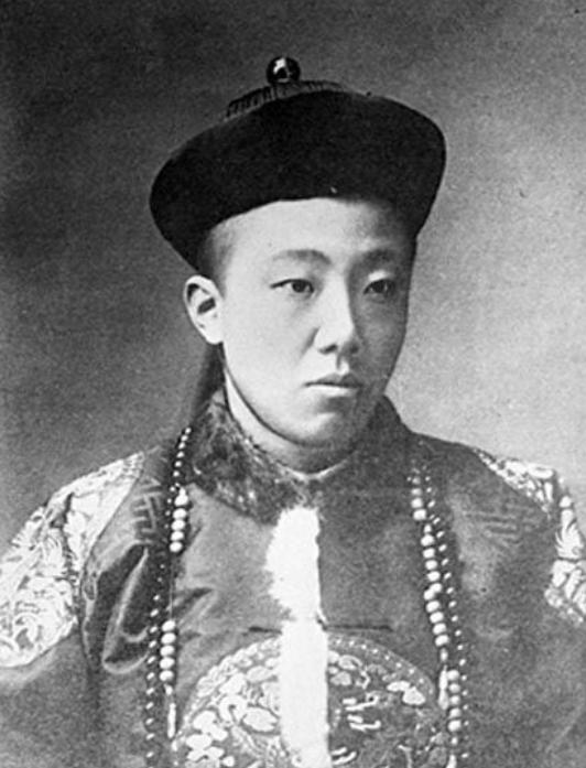 1964年，毛*东泽**得知载涛生活困难，致信章士钊：送上人民币2000元