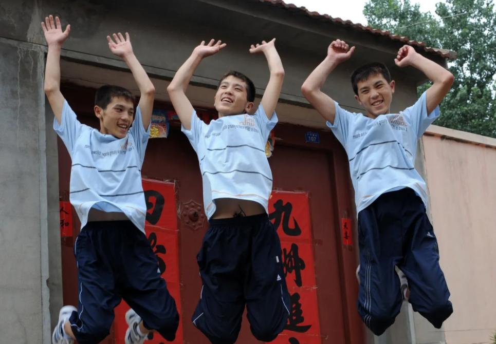 三胞胎兄弟今年高考成绩,三胞胎兄弟高考成绩分别是654分