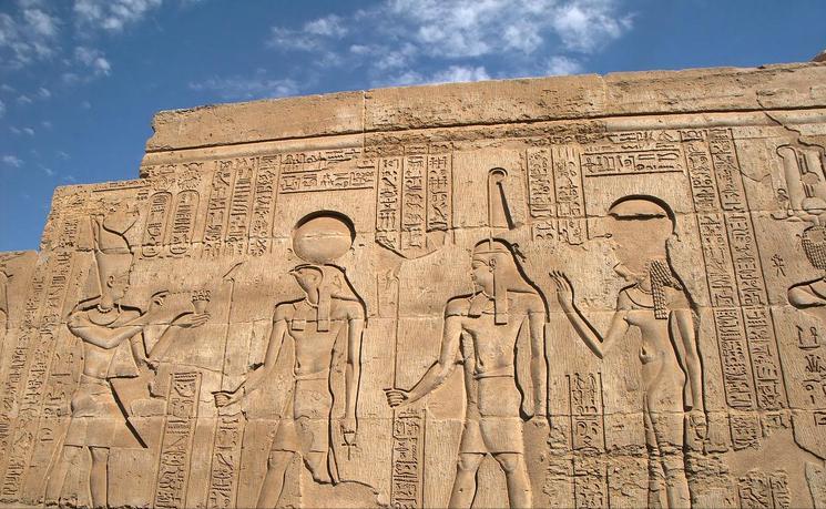 古埃及时期的雕塑壁画的基本特点,古埃及壁画体现了什么