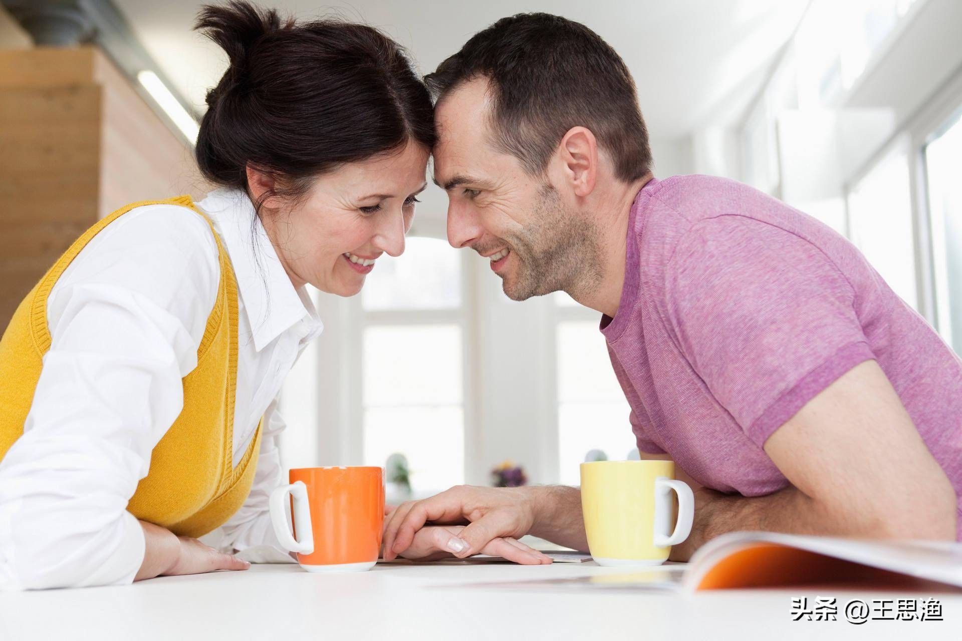 妻子出轨后离婚不离家,老婆出轨离婚不离家怎么办