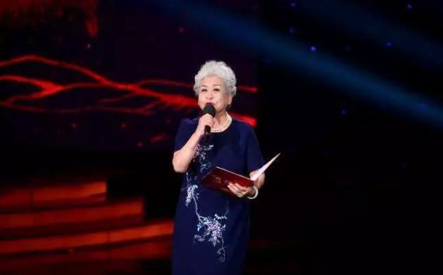 总台百位播音员主持人参与录制百集微视频节目，故事分配有深意