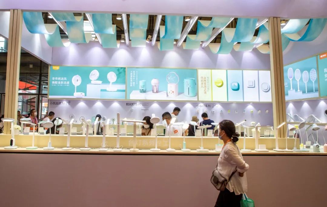 为了孩子视力入手了一台护眼灯,关于护眼灯选择测评