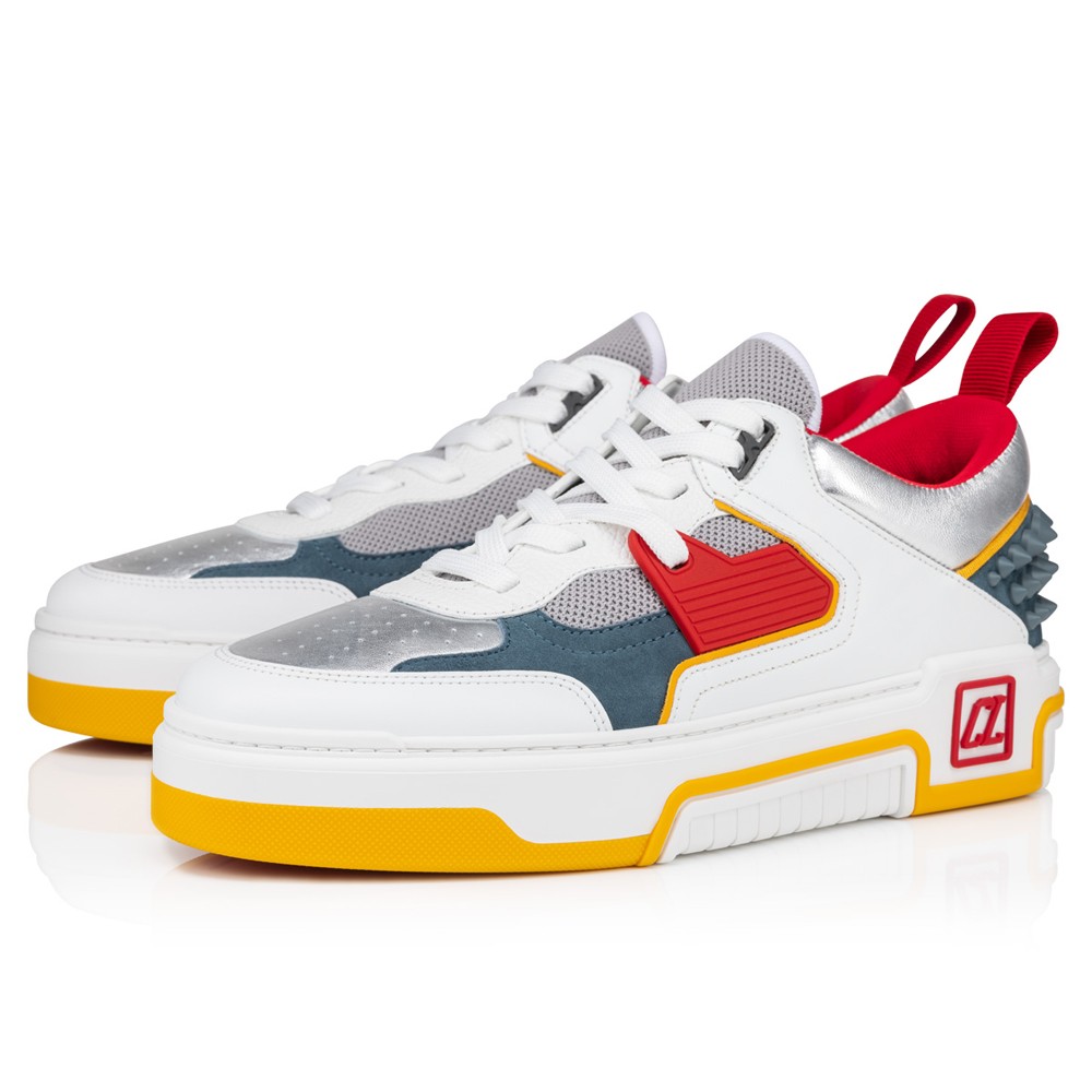 明星都在穿的CL「红底鞋」！居然是这种脚感！