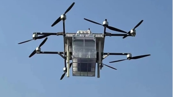 全国首个无人机血液运输航线通航,无人机输送血浆