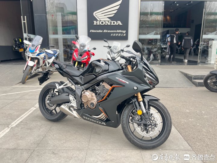 “年轻人大玩具”卖不动了？2024春天，摩托车打响“价格战”