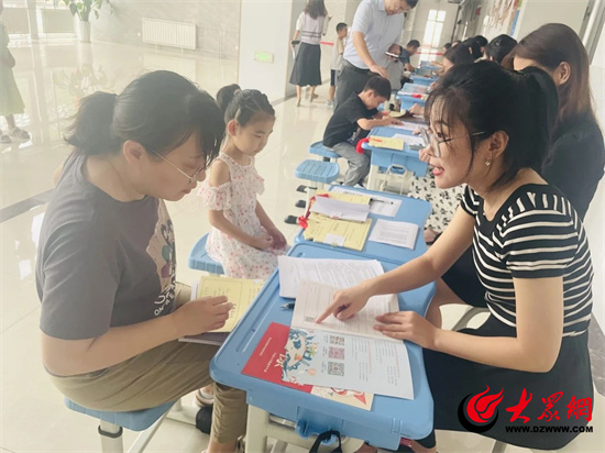 五彩童年“心”启航，未来可期新成长！奎文区崇德学校2023级新生入学报道纪实