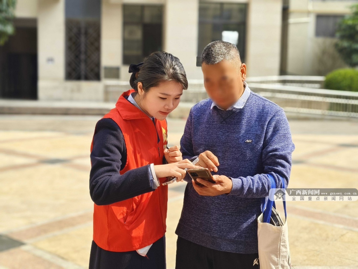 学习雷锋公益行睦邻互助树新风——安信物业公司开展学雷锋志愿服务活动